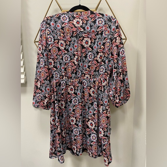 Collective Concepts Dress - Picture 2 of 3